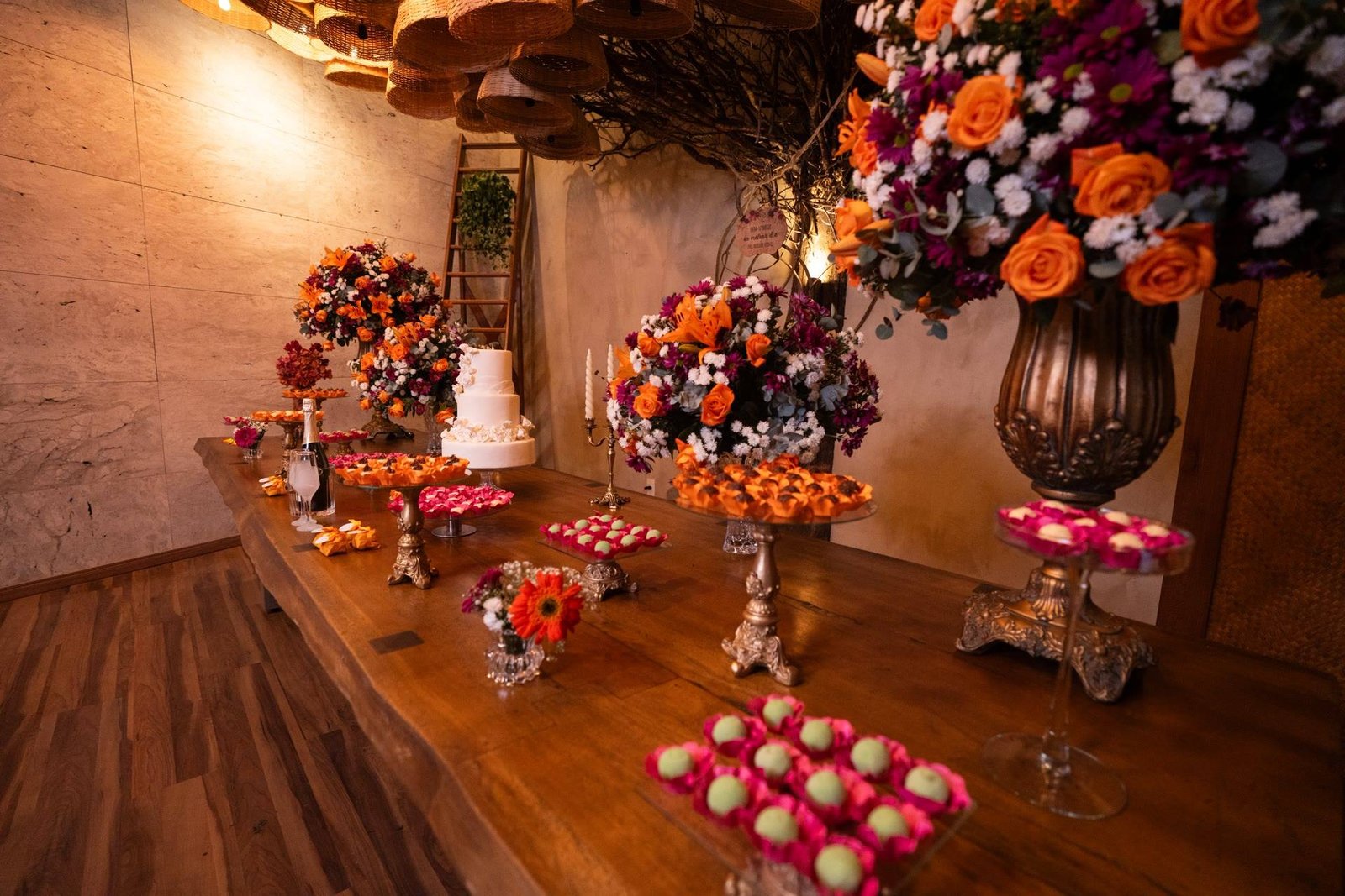 Mesa de doces da casa